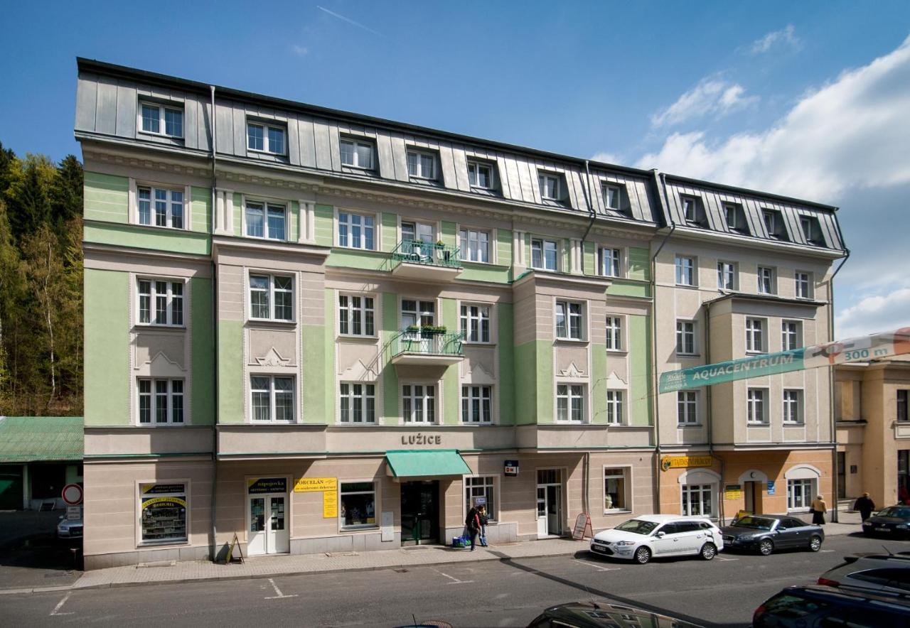 Hotel Luzice ياخيموف المظهر الخارجي الصورة