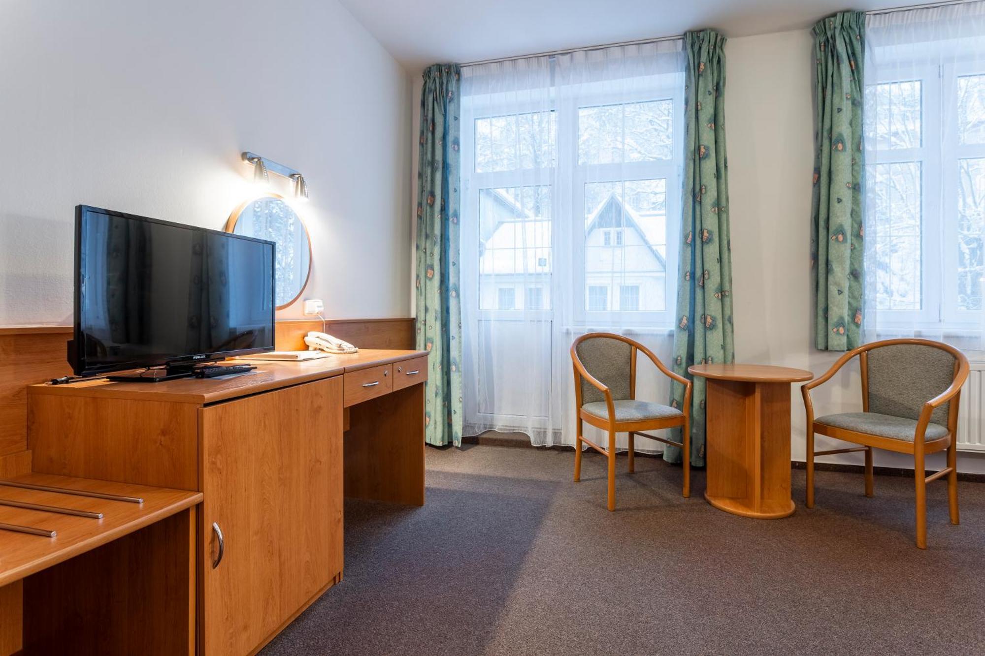 Hotel Luzice ياخيموف المظهر الخارجي الصورة