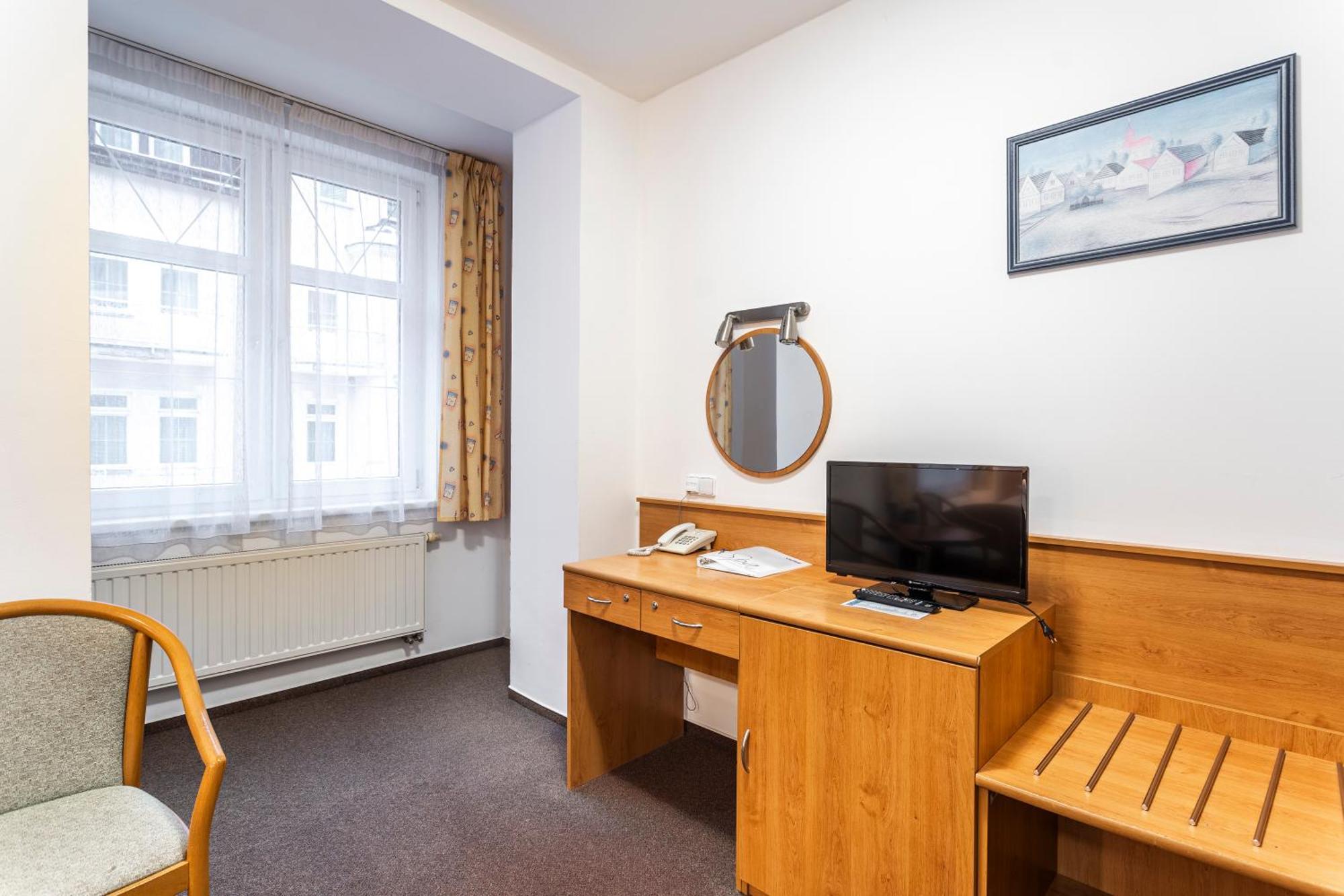 Hotel Luzice ياخيموف المظهر الخارجي الصورة