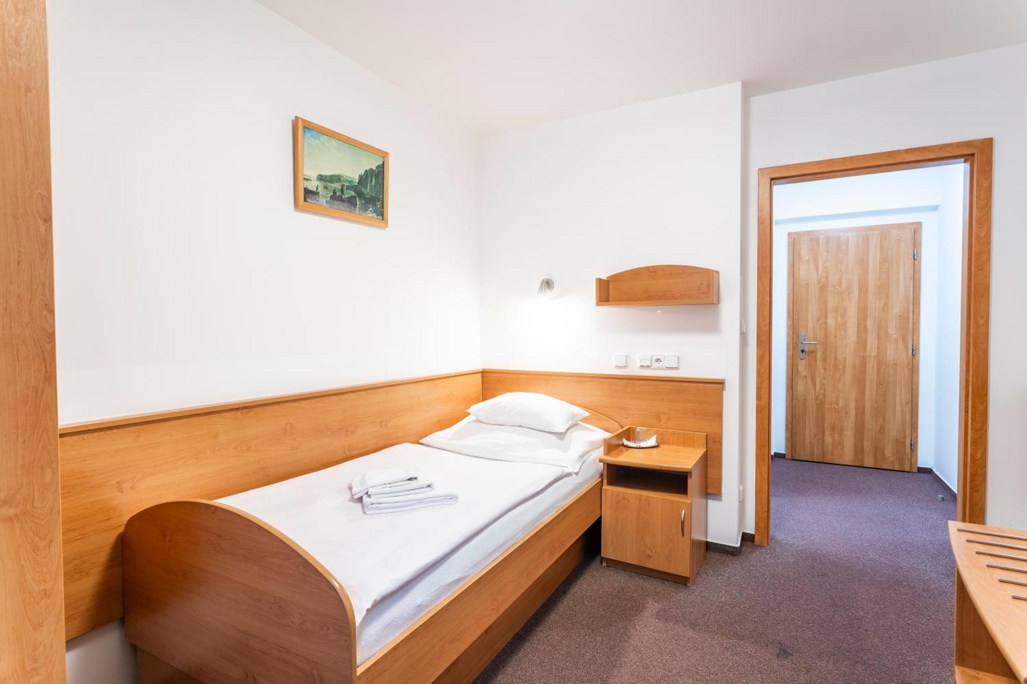 Hotel Luzice ياخيموف المظهر الخارجي الصورة