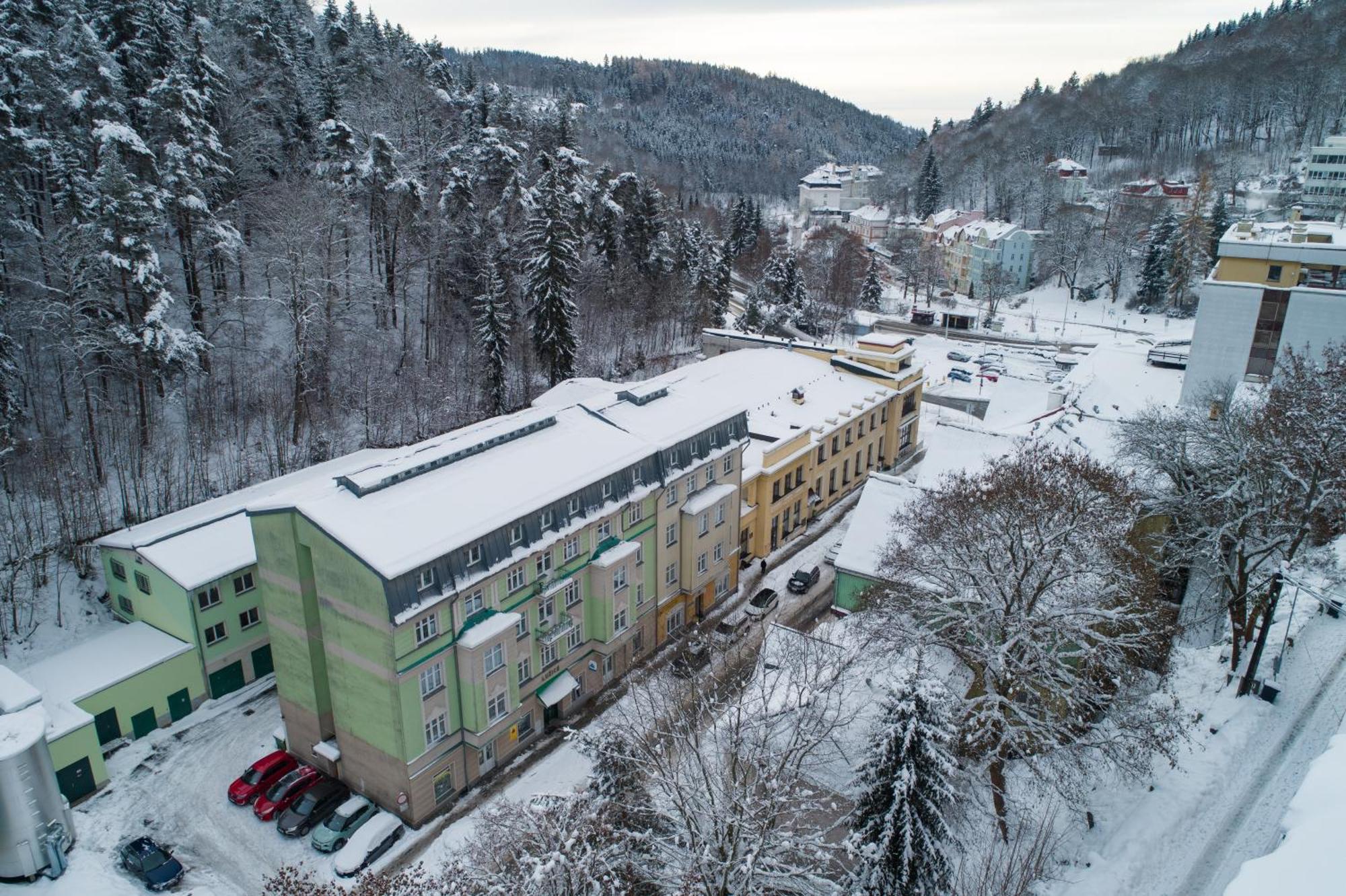 Hotel Luzice ياخيموف المظهر الخارجي الصورة